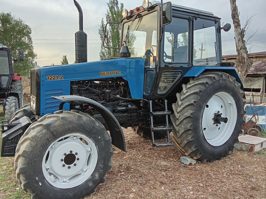 Трактор МТЗ 1221.2