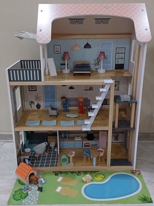 Дървена къща играчка