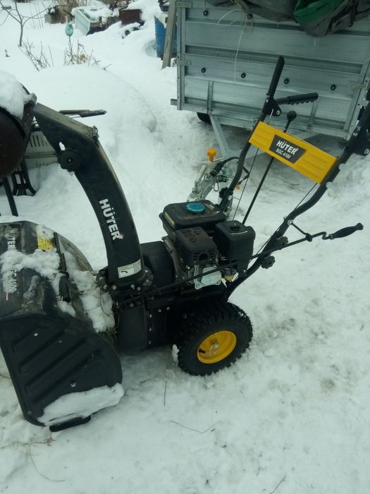 Продам снегоуборщик.