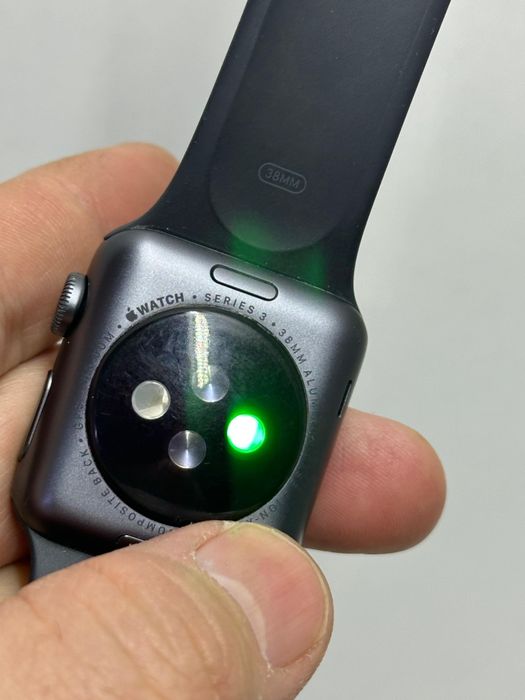 Продам Apple Watch 3 38mm