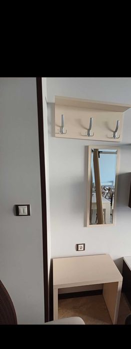 Комплект огледало закачалка масичка 3части