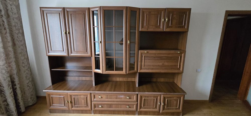 Стенка (гарнитур) в зал