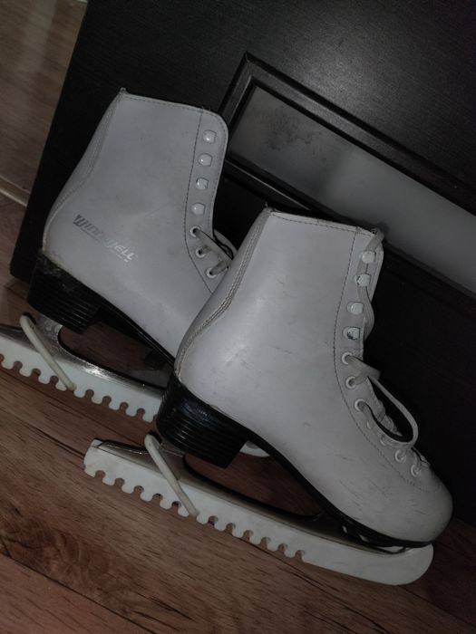 Коньки, белые, 36 разм