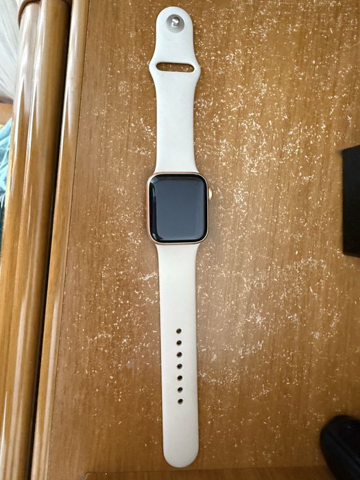Apple watch se продам