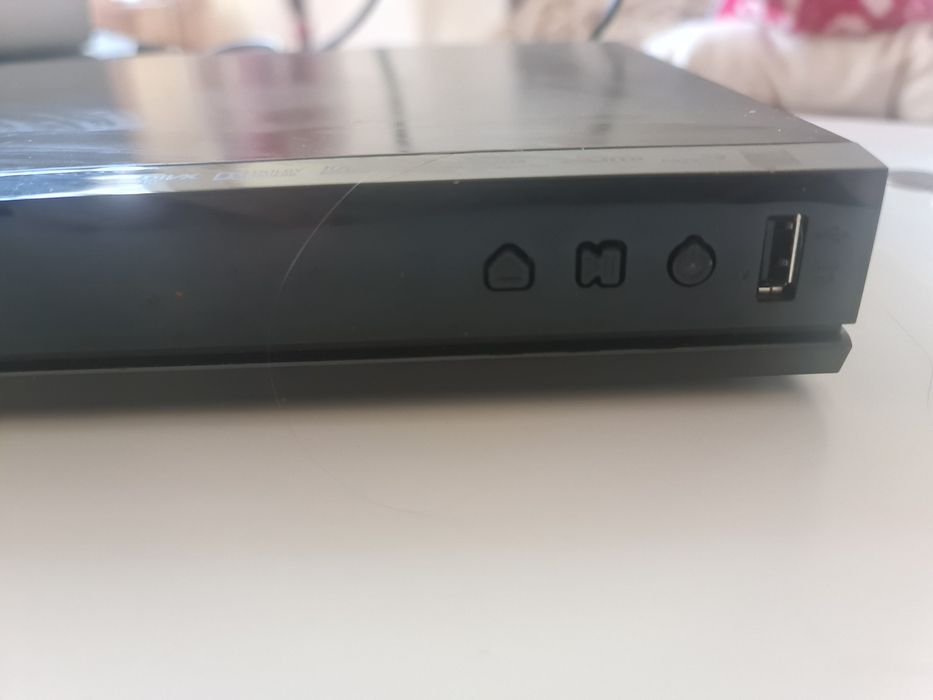 Samsung Blu-Ray BD-J4500R плеър
о през Samsung Blu-Ray BD-J4500 плеър