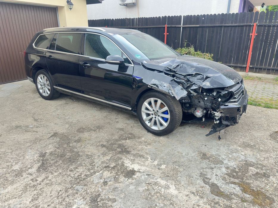 Volkswagen Passat GTE facelift 2021 - Plug-in Hibrid - Avariat