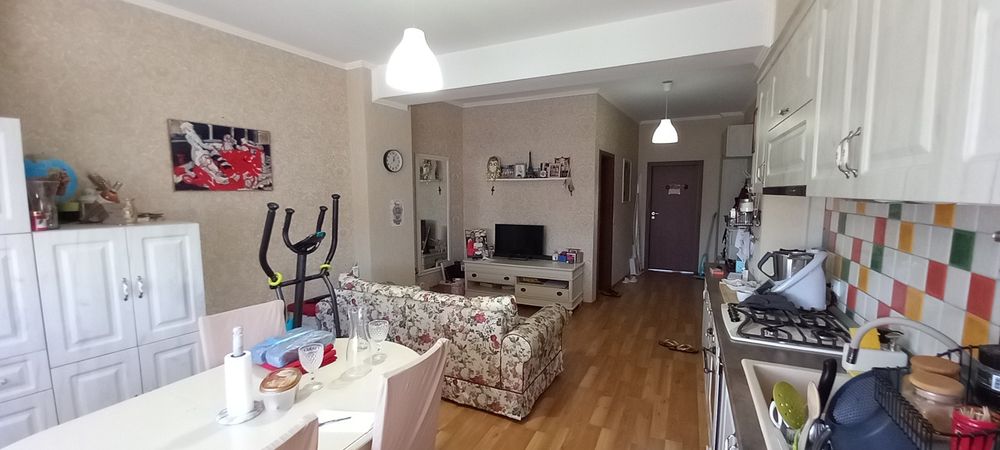 Închiriez apartament 3 camere