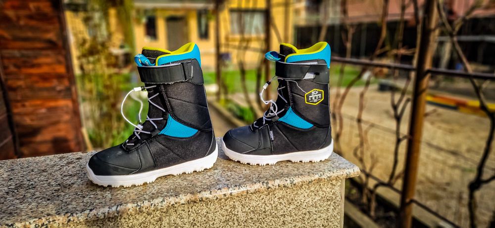 Booti snowboard copii 35  ca noi