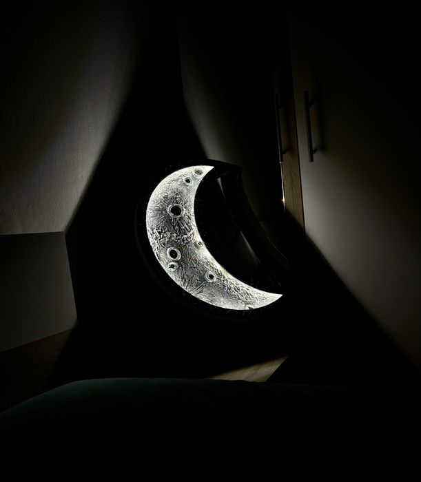Lampa Luna/semiluna ,piesa de decor unica