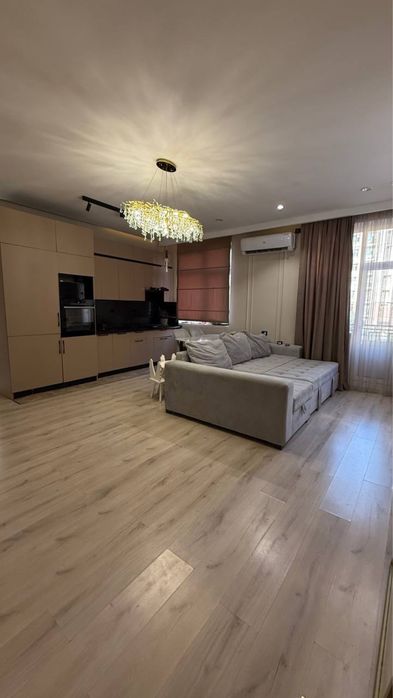 Yashnobod, 76,6 m² Estetik remont Mebel va texnika bilan 85 000 $