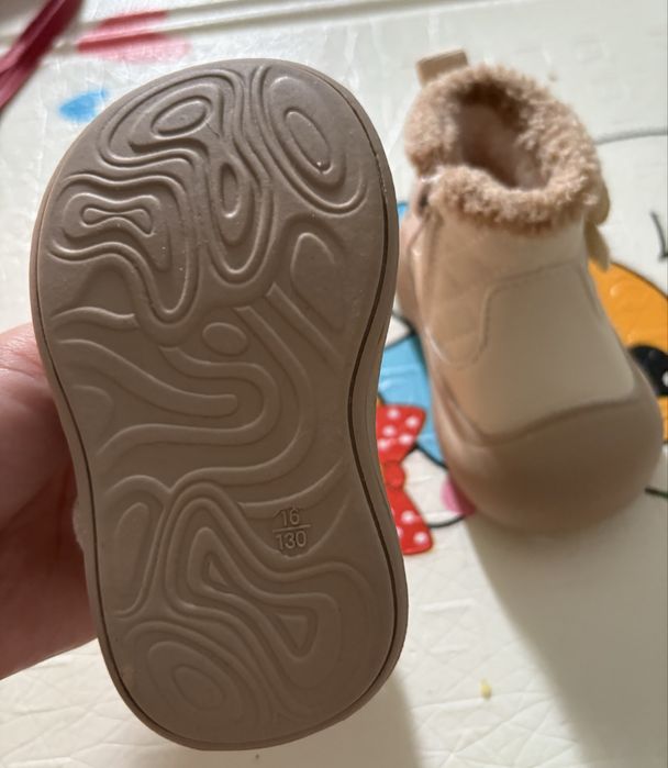 Продам новые детские батинки