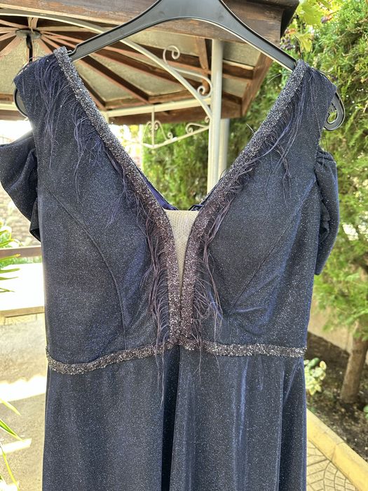 Официална рокля с цип и корсет