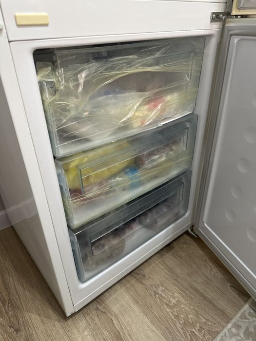 Продается холодильник LG