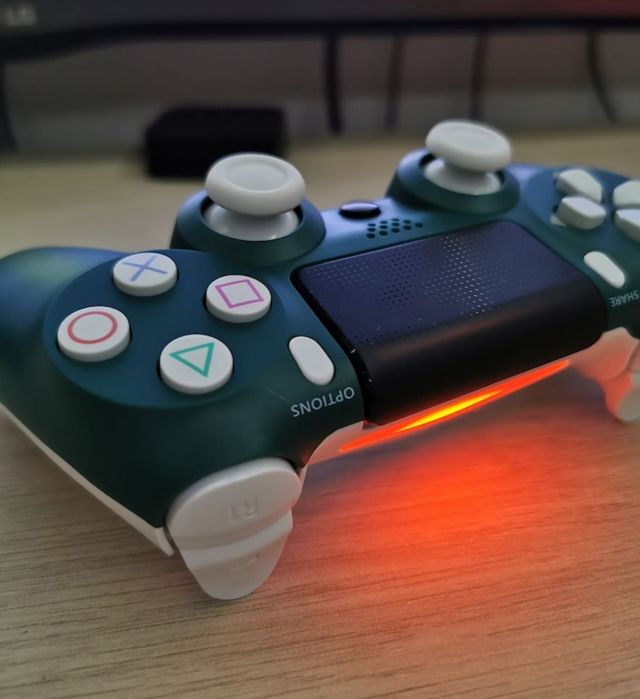 Controller compatibil Play Station 4