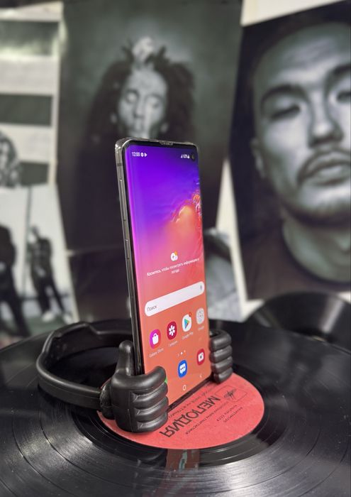 Samsung S10 с гарантией