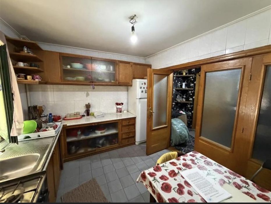 Apartament cu 3 camere în Focşani, pe str. Dinicu Golescu