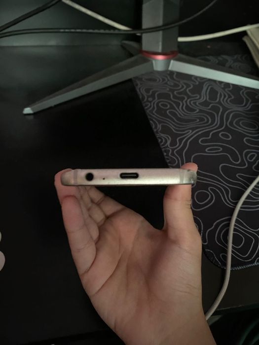 Продам Samsung A3 2017
