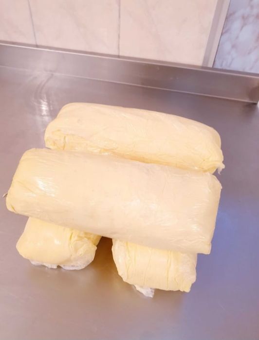 Масло сливочьное домашнее.