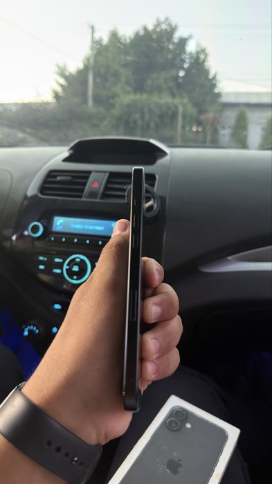 Iphone 16 plus srochni