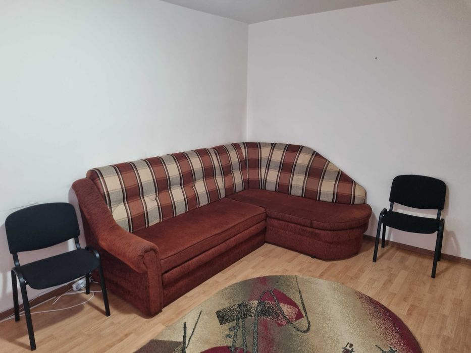 Închiriez apartament