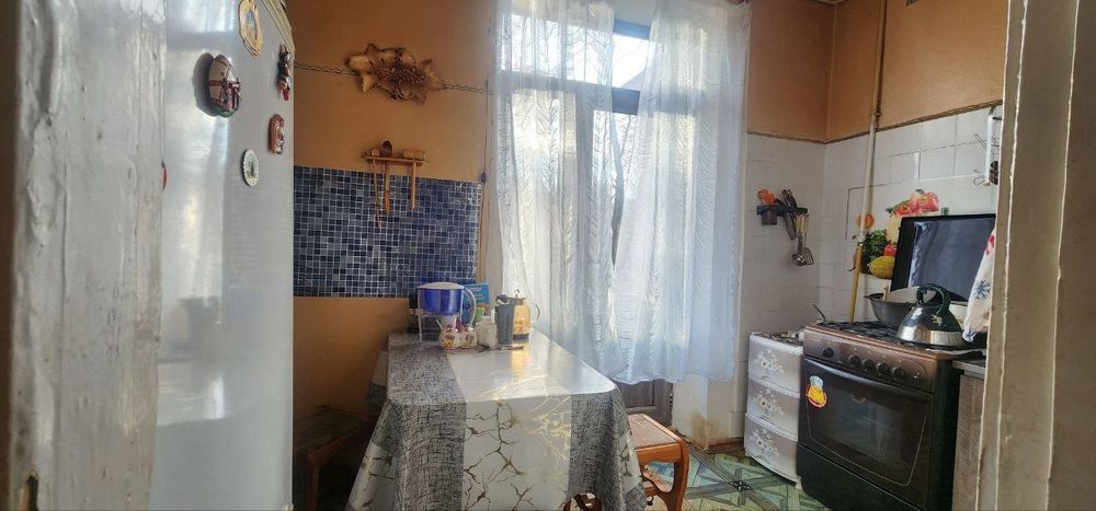 Город Чирчик 3х комнатная квартира с ремонтом и мебелью, 79м²