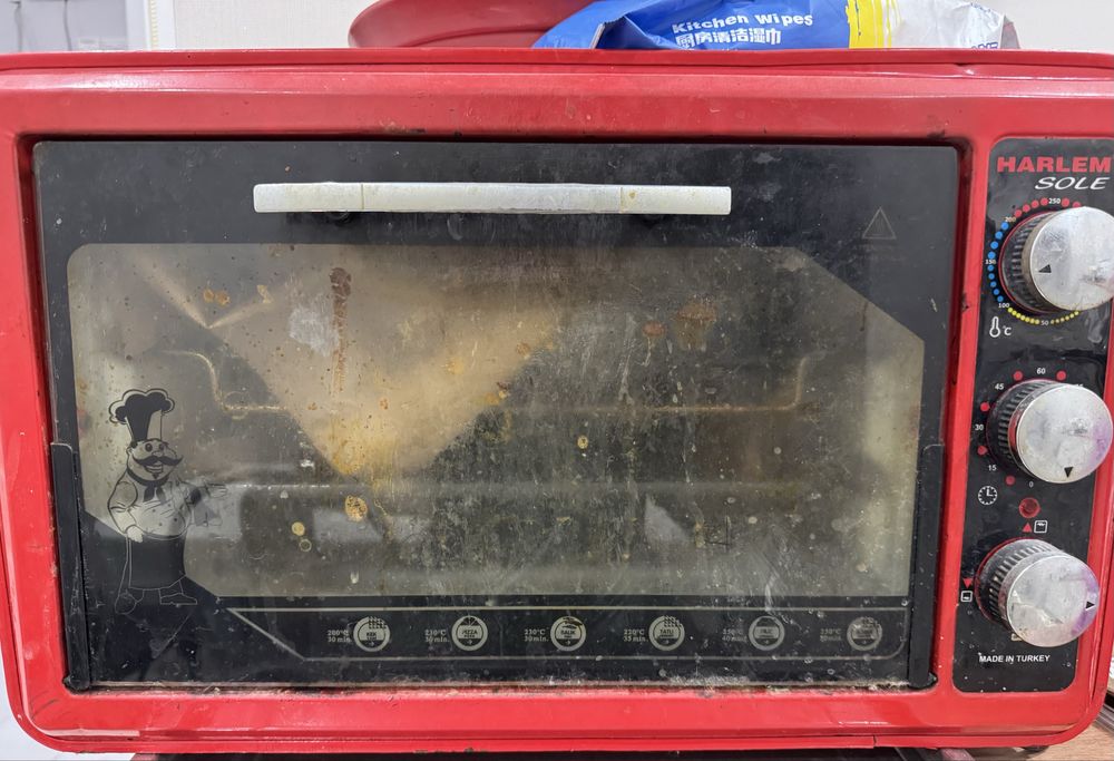 Асель пеш. Жасап тұр.  Ластау.