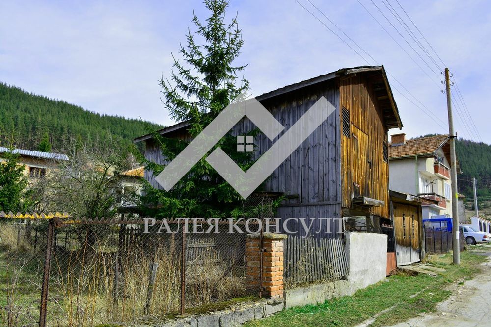 Парцел в с.Равногор