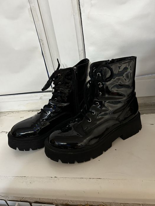 Продам весенние ботинки Bershka