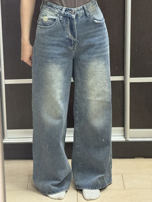 Джинсы новые, красивые