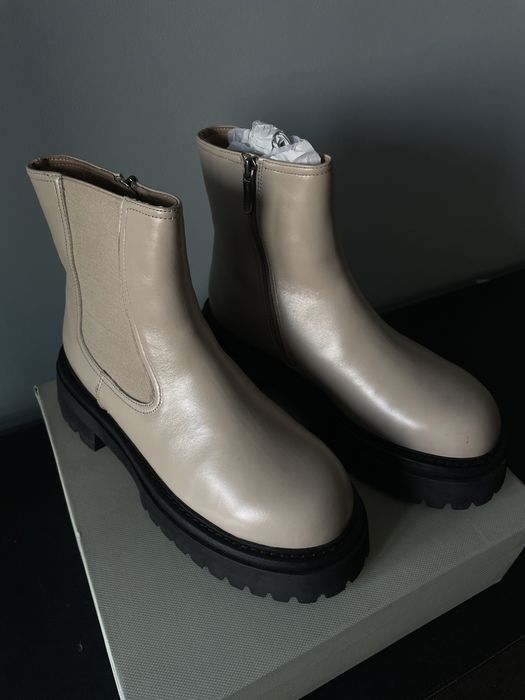 Новые полусапоги. Оригинал. 41 размер