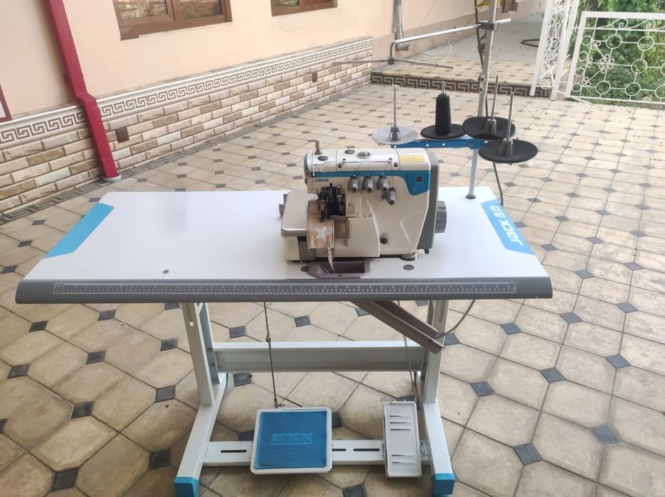 Жак Оверло тикув машинкаси