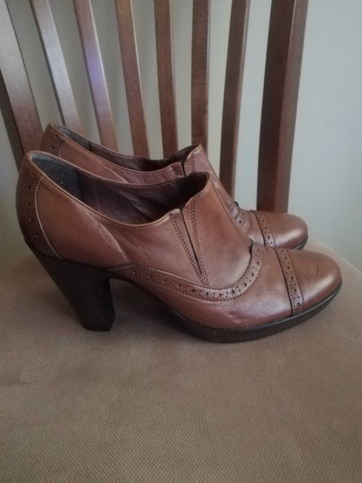 Дамски обувки от естествена кожа с марка "Donna Piu"
