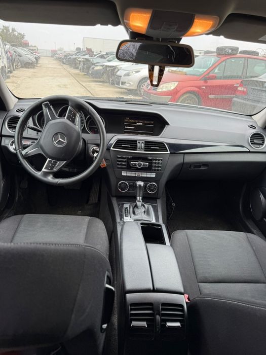 Dezmembrez Mercedes C220d w204 2011 Piese