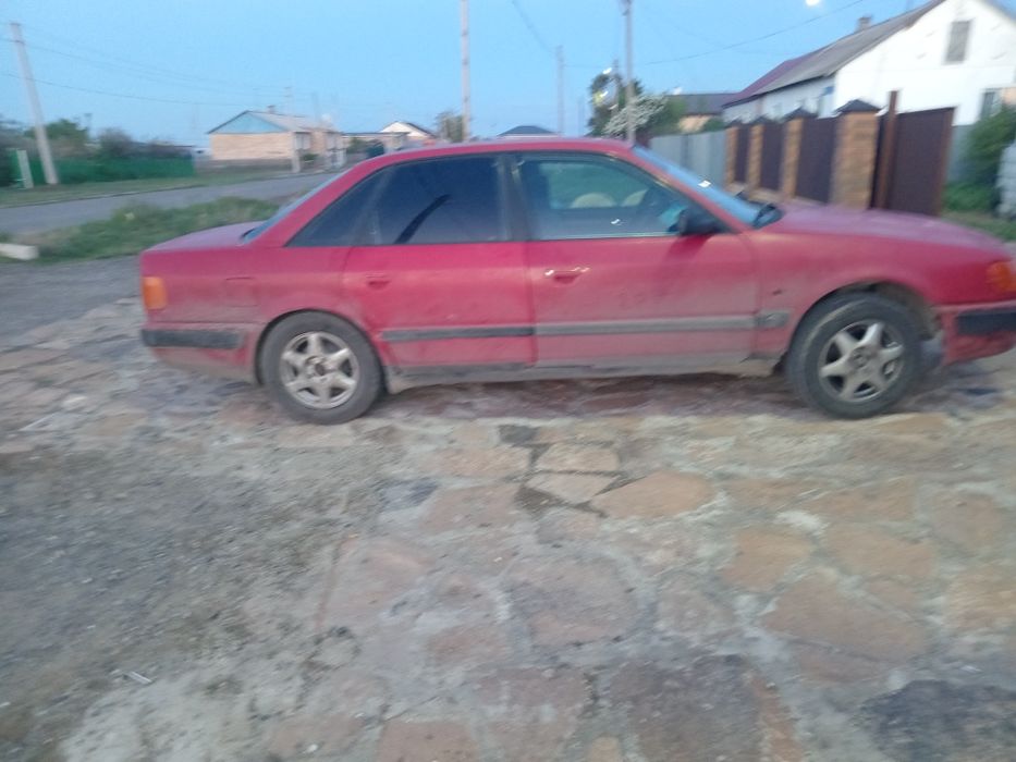 Продаю АУДИ 100 с4