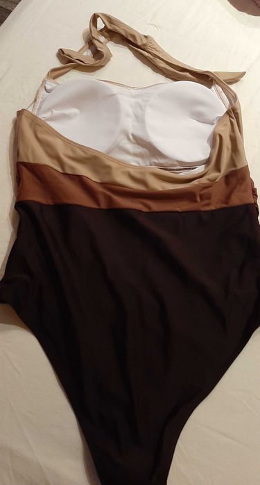 Нов    цял     бански