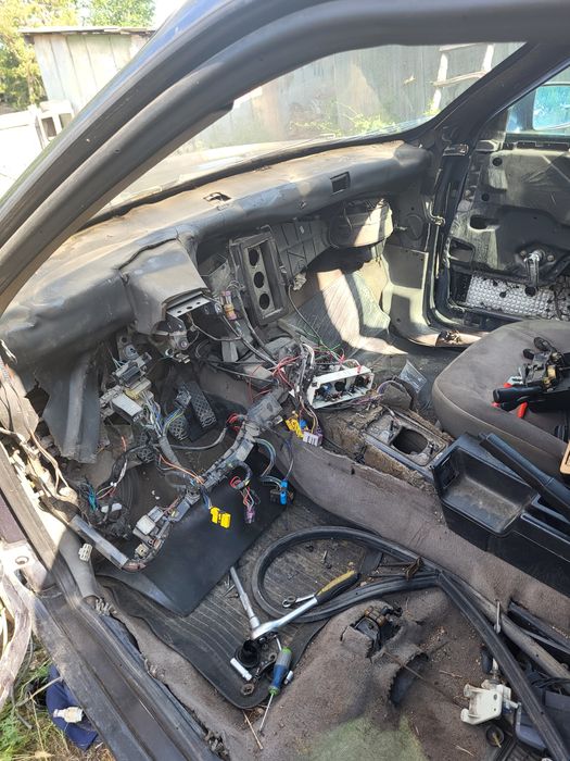 Продам запчасти ауди 80 б3