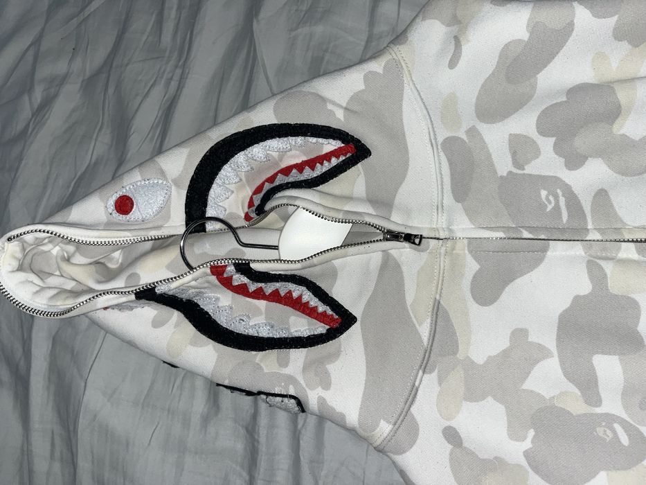 Bape hoodie white