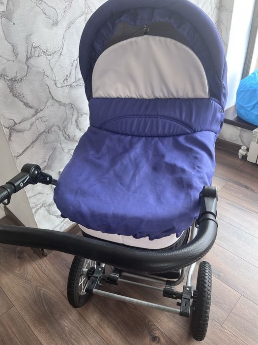 Продам коляску 2 в 1 Julia Baronessa