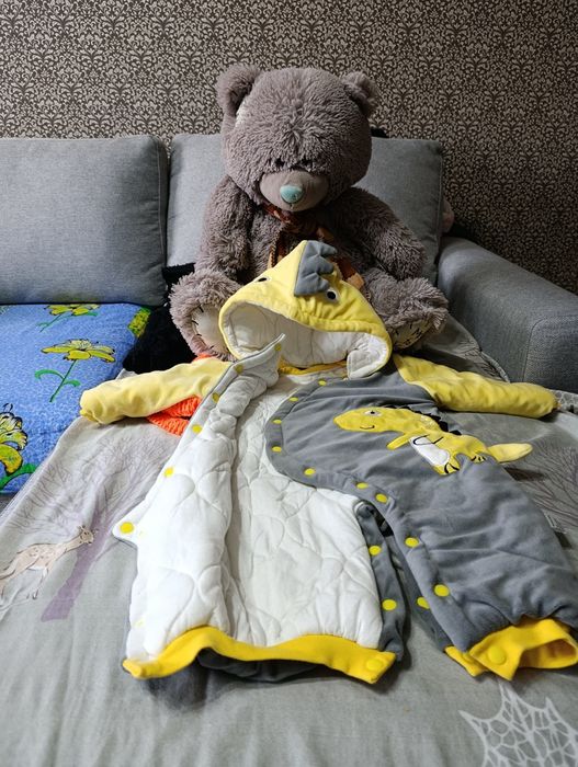 Продаётся детский комбинезон теплый