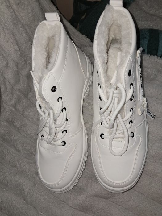 Зимние ботинки женские