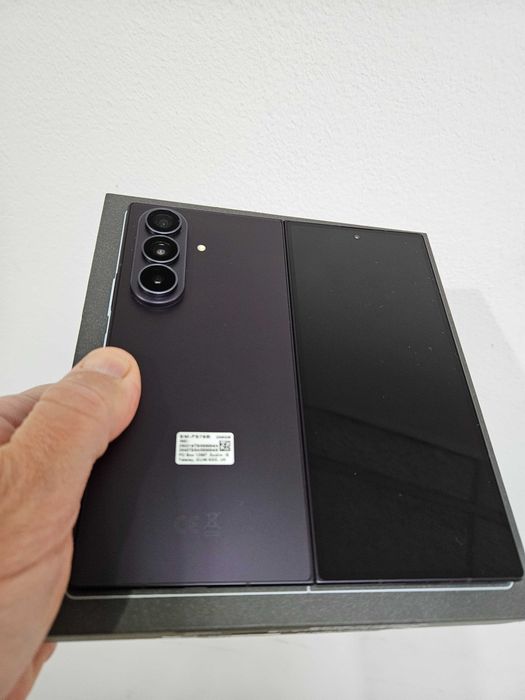 Samsung Galaxy Z Fold 8 ultra 256 gb la cutie.