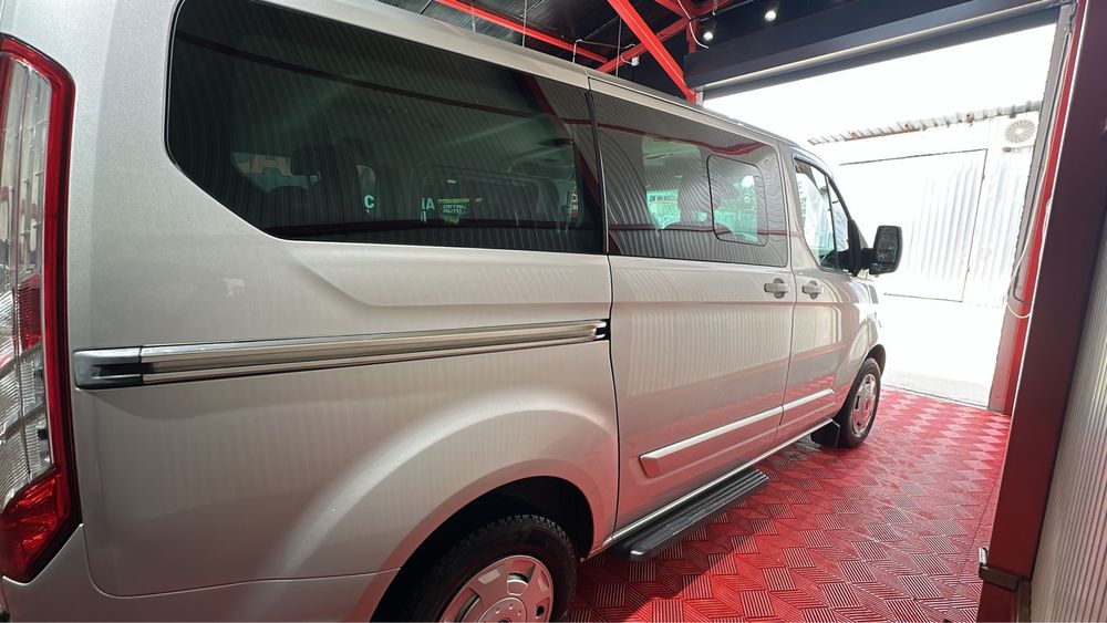 Ford Turneo Custom, 8 locuri, 2015