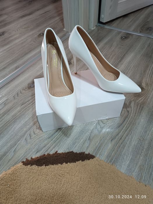 Продается  обувь