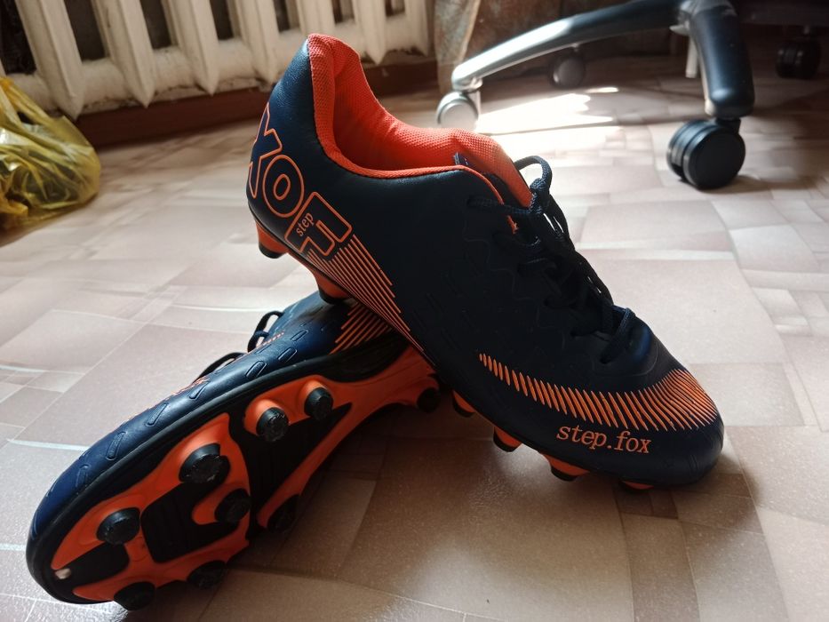 Футбольные бутсы