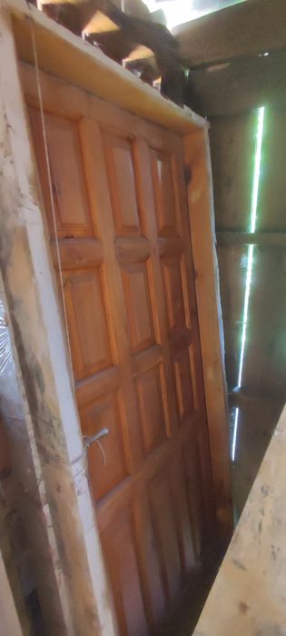 Двери б/у деревянные