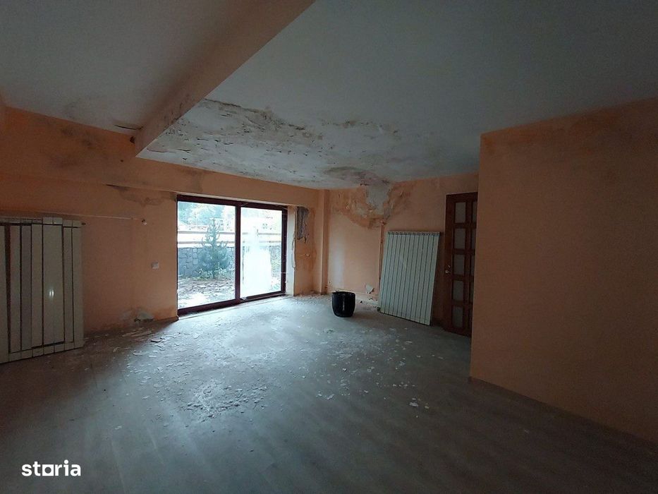 Azuga Vila De Vacanta Cu Vedere Pe Partia Sorica- Necesita Renovare