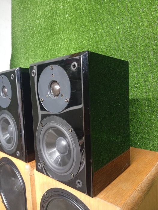 Тонколони Yamaha NX-E 300