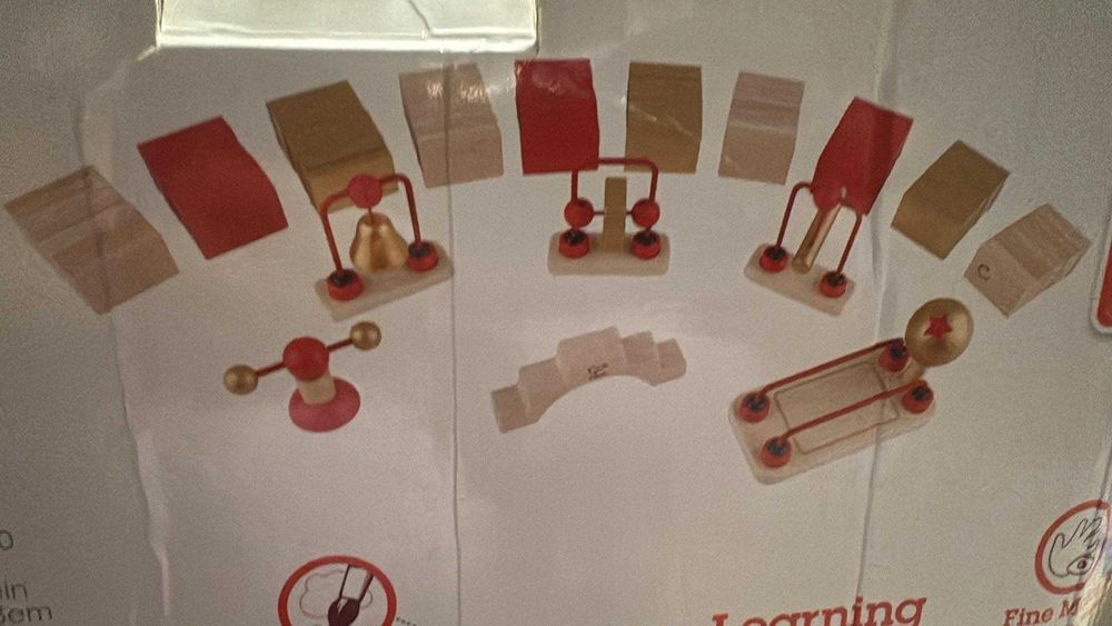 Hape Дървена игра домино, като нова , 22 евро