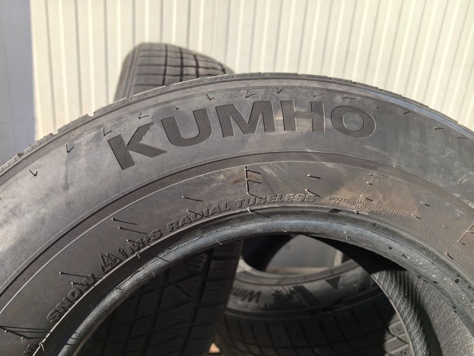 215/70/16 Кумхо ДОТ 2023 г - Със забележка !