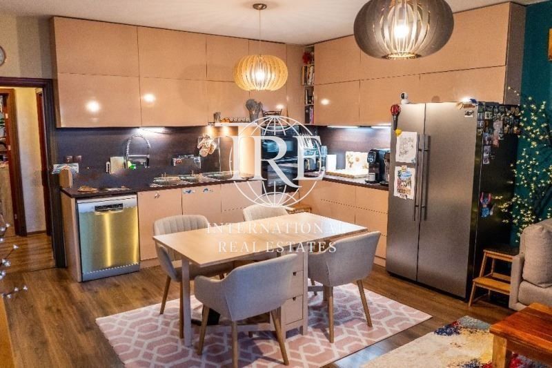 Продава се Тристаен апартамент в Варна, Виница - 120 кв.м за 1033 €/кв.м - Снимка #2